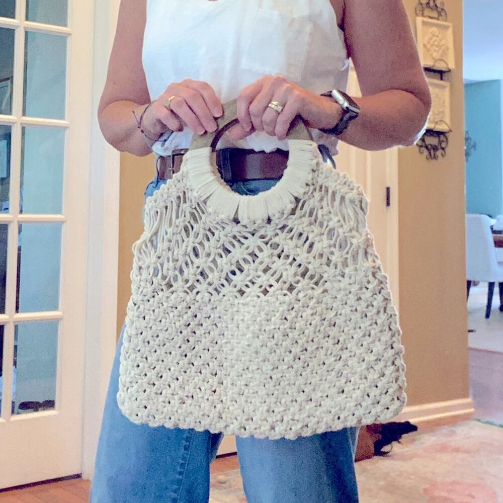 Pura Vida Ivory Macrame Handbag with Natural Brown Wooden Handles EUC